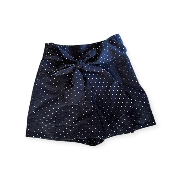 J. Crew Pants - J. Crew shorts blue white polka dot Size  XS summer